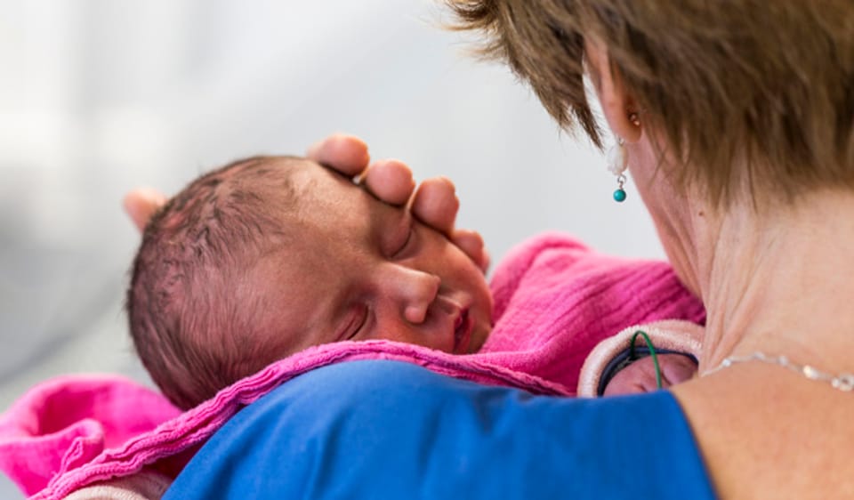 Willkommen auf der Welt! Das ist nur eines der 2810 Babys, die 2013 im Universitätsspital geboren wurden.