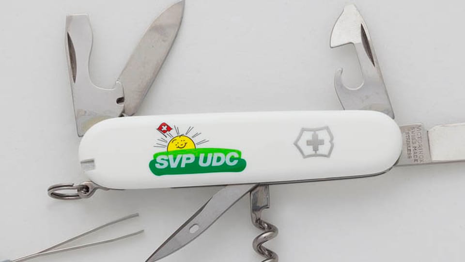 Vom Giveaway zum Symbolbild: Sackmesser mit dem SVP-Logo.