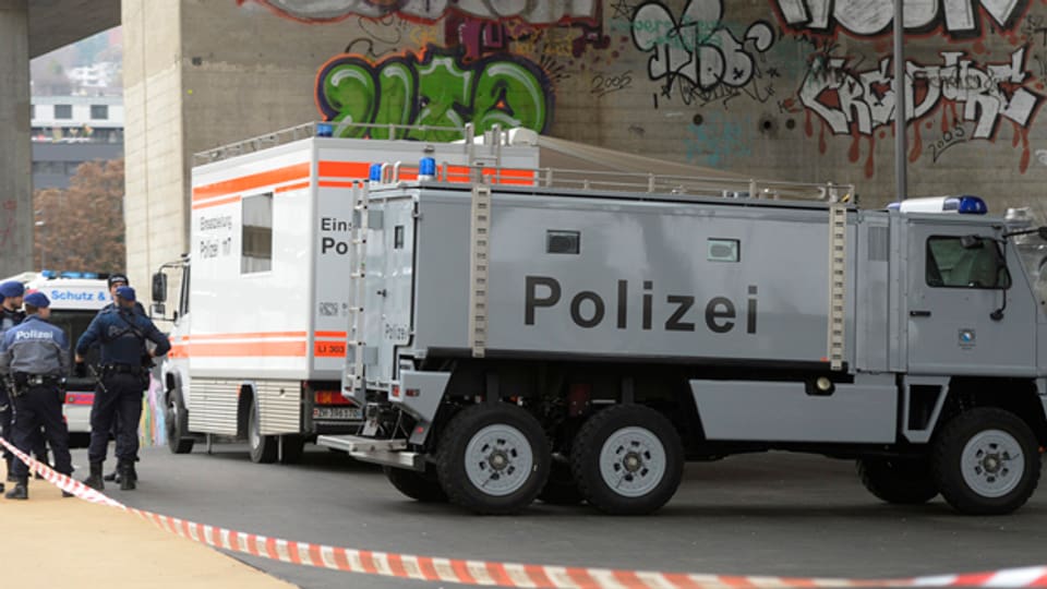 Grossaufgebot der Polizei auf dem Toni-Areal in Zürich