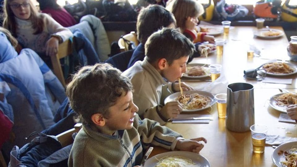 Mittagstisch: Versuchsweise und für drei Jahre an sieben Zürcher Schulen möglich.