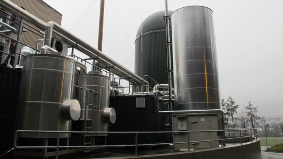 In der Kehrichtbehandlungsanlage Hard soll unter anderem Bioabfall in Strom verwandelt werden.