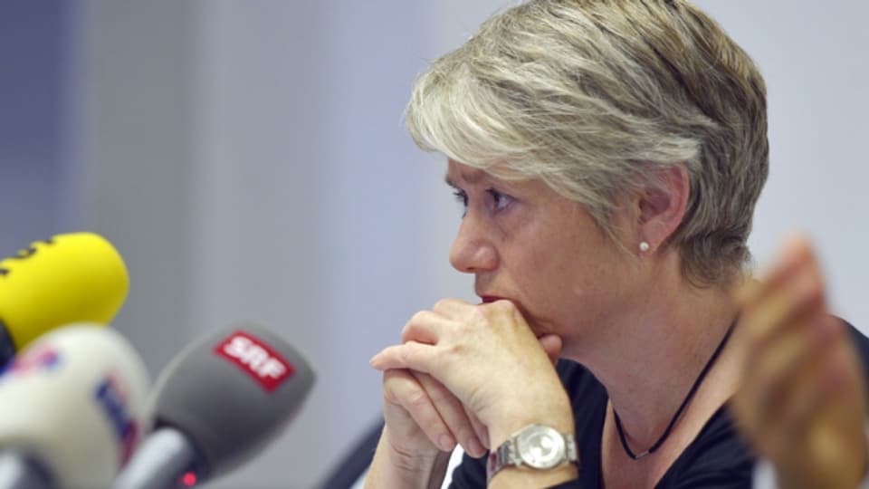 Justizdirektorin Jaqueline Fehr zeigt sich vor den Medien betroffen.