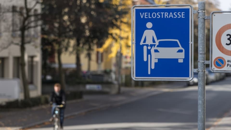 In Bern ist das Pilotprojekt Velostrasse bereits im Oktober gestartet. Nun stehen die Zeichen auch in Zürich gut