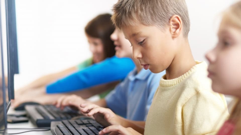 Bereits Fünftklässler lernen den Umgang mit dem Computer