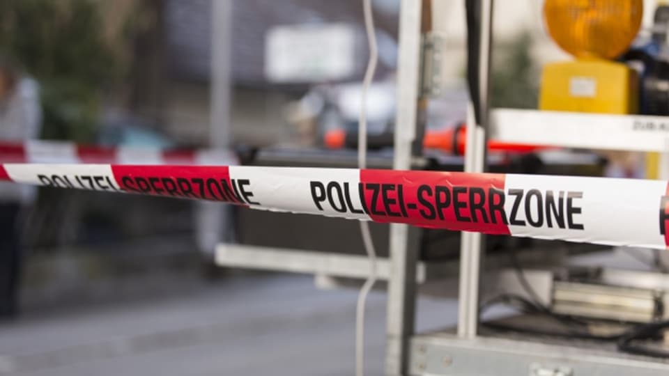 In Hemmental wird der Tatort von der Polizei abgeriegelt.
