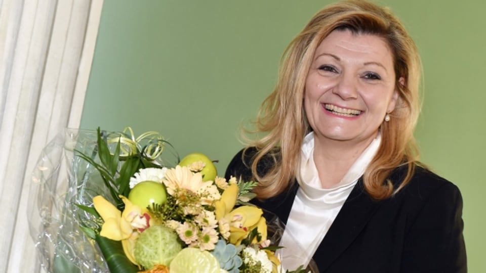 Blumen für die Siegerin: Die neue SVP-Regierungsrätin Cornelia Stamm Hurter.
