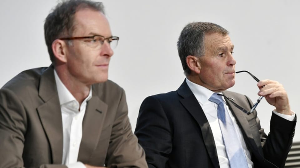 Daniel Leupi und Ernst Stocker präsentieren ihren Kompromiss.