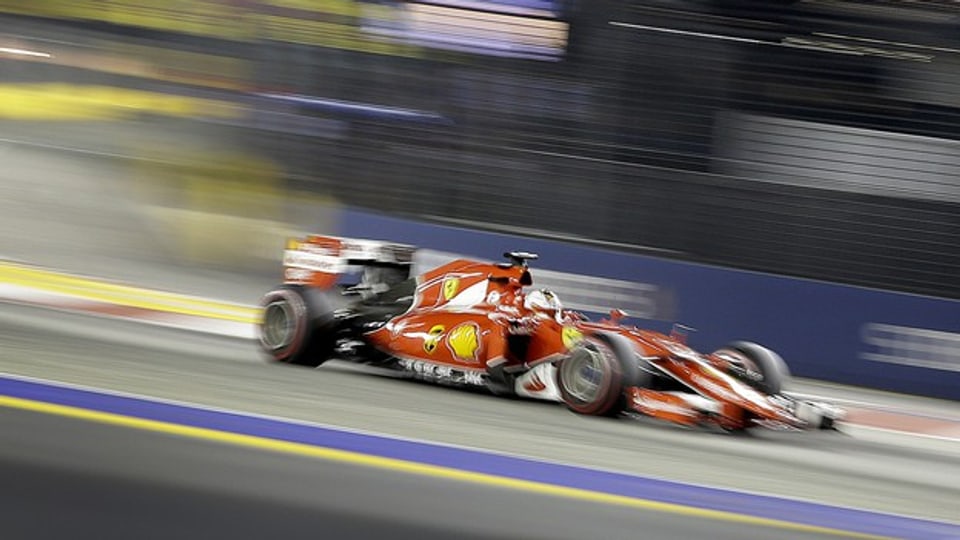 Sie sehen aus wie Formel 1-Autos, fahren aber elektrisch: Ein Formel E-Rennauto in Singapur.