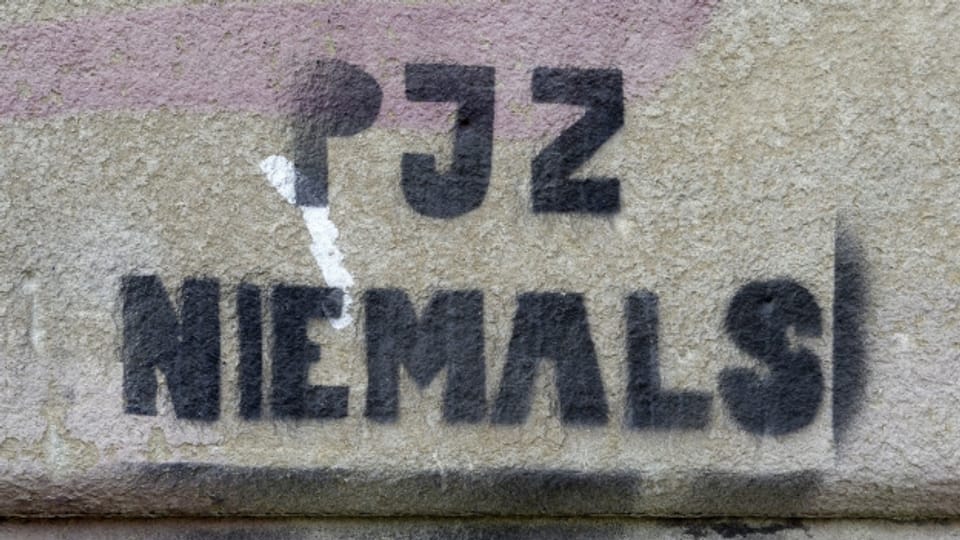 Das Projekt PJZ hat politische Gegner. Graffiti von 2014