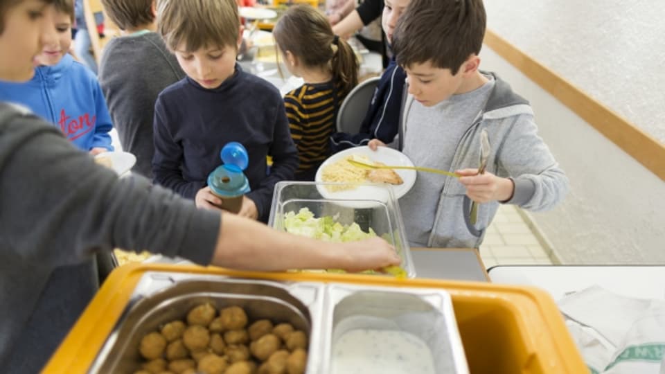 Mittagstisch: Tagesschulen fördern auch das Zusammenleben.