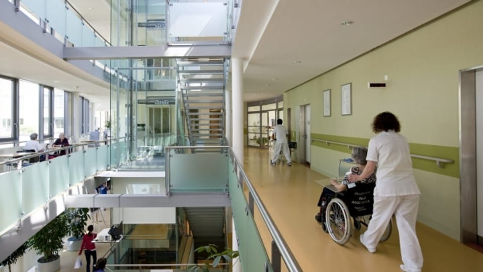 Auch im Zürcher Stadtspital Waid gehen die Patientenzahlen zurück.