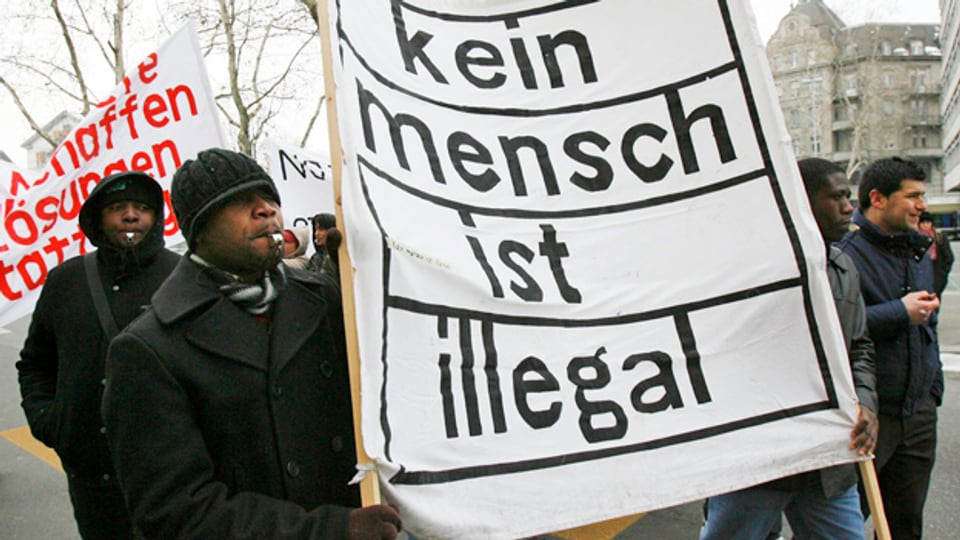 Demonstration 2010 in Zürich: Seit vielen Jahren kämpfen Sans Papier für mehr Sicherheit.