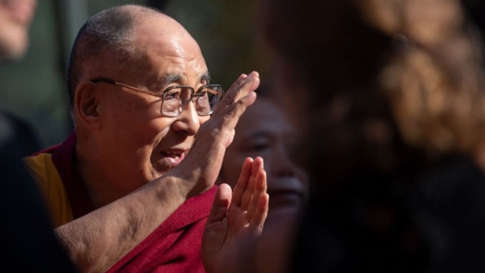 Beste Wünsche auch von der Zürcher Politprominenz. Der Dalai Lama feiert in Winterthur das 50-Jahr-Jubiläum des Tibet-Instituts Rikon.