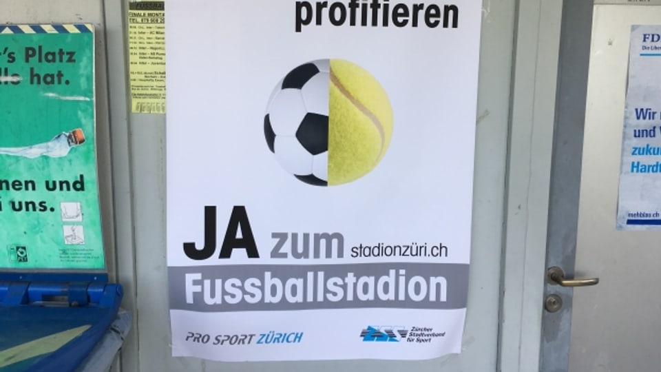 In städtischen Sportanlagen dürfen Plakate nur mit Bewilligung aufgehängt werden.