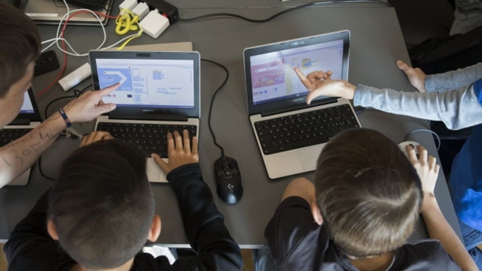 An den Zürcher Gymnasien sollen alle Schülerinnen und Schüler Informatik-Unterricht erhalten.