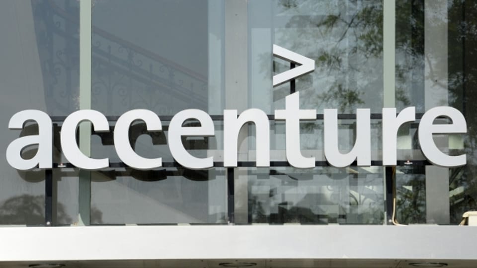 Firmenschild Accenture