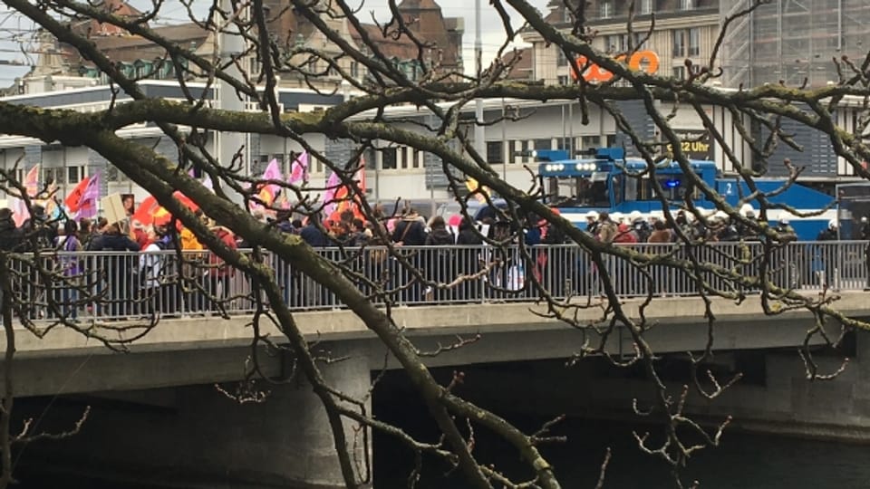 Frauen auf der Strasse: Die Demonstration in Zürich.