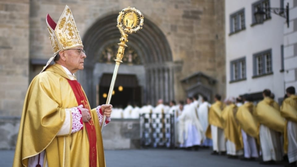 Der Churer Bischof Vitus Huonder bleibt bis auf Weiteres im Amt.