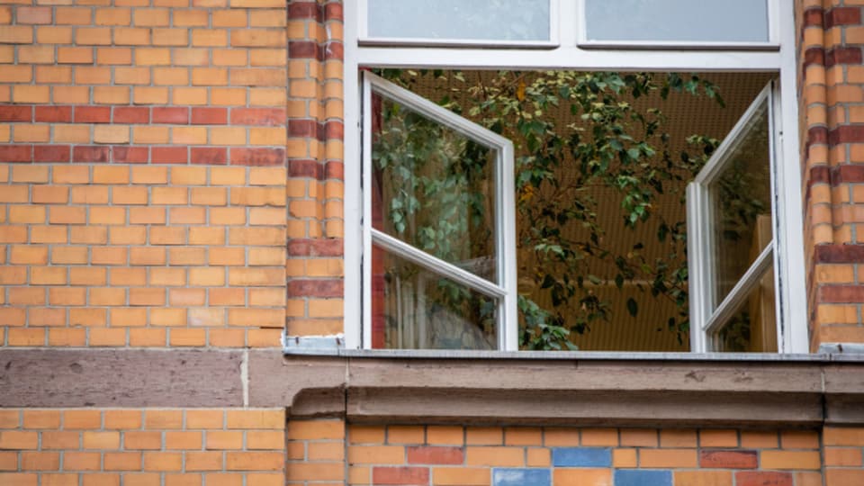 Offenes Fenster, schlotternde Kinder: Lehrer fordern eine Alternative