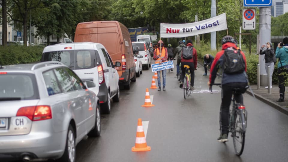 Veloaktivisten demonstrierten im letzten Mai für mehr Platz für Velofahrerinnen und Velofahrer.
