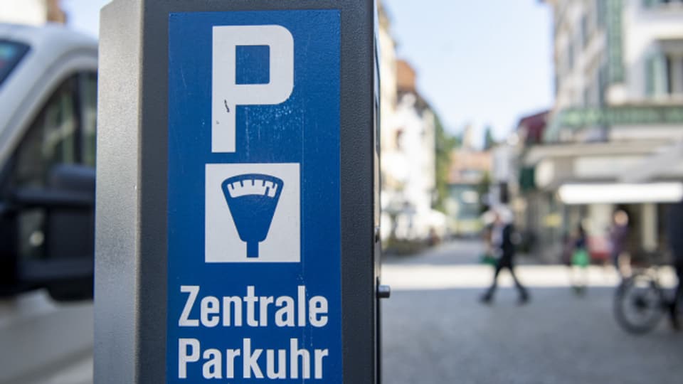 Müssen die Parkuhren in Winterthur neu programmiert werden? Im Moment ist noch alles unklar.