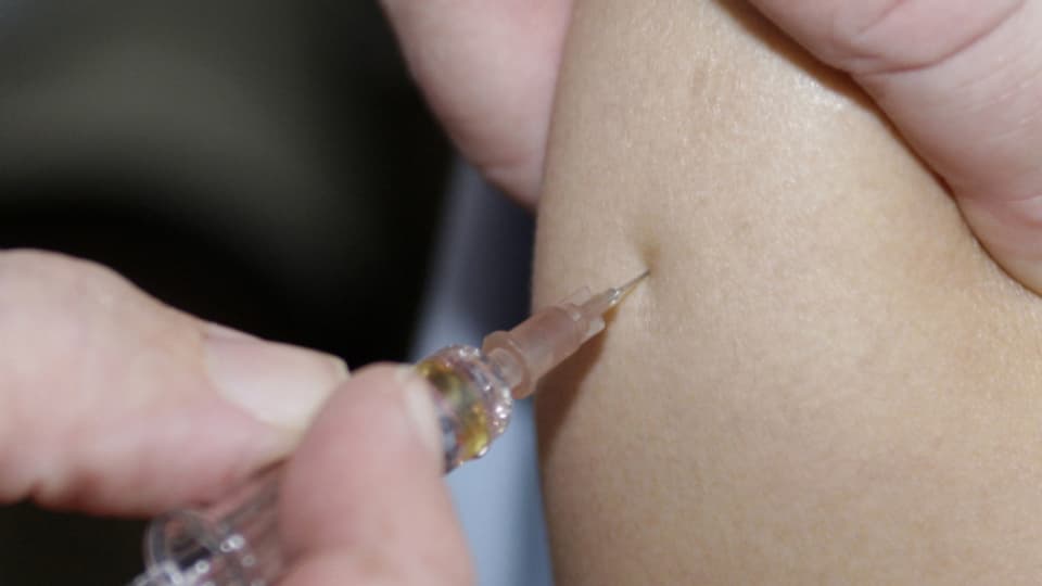 Am Dienstig wird die erste Booster-Impfung für unter 65-jährige gemacht