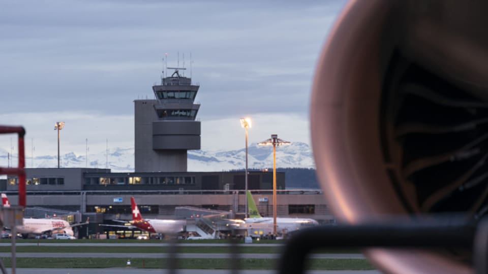 Der Flughafen Zürich will seine umstrittene Spendenpraxis überdenken.