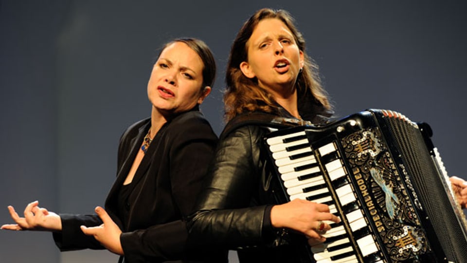 Die Schauspielerin Nicole Knuth und die Sängerin Olga Tucek.