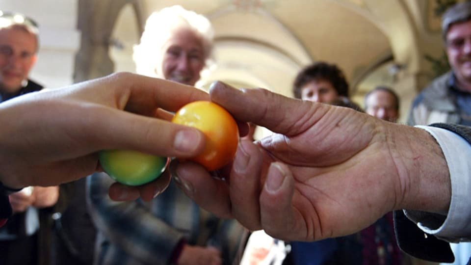 Das «Eiertütschen» ist ein verbreiteter Osterbrauch in der Deutschschweiz. Wie halten es die Tessiner damit?