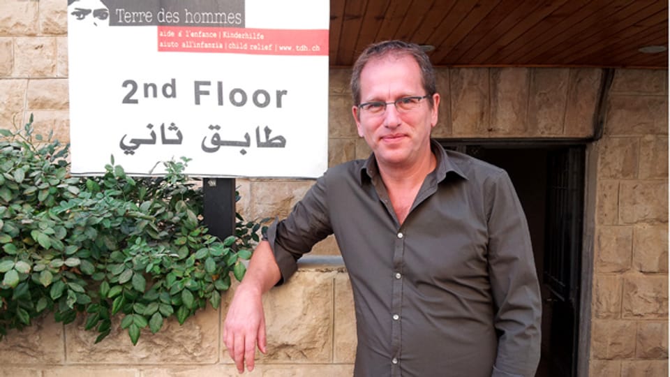 Jürgen Weller vor seinem Büro in Amman