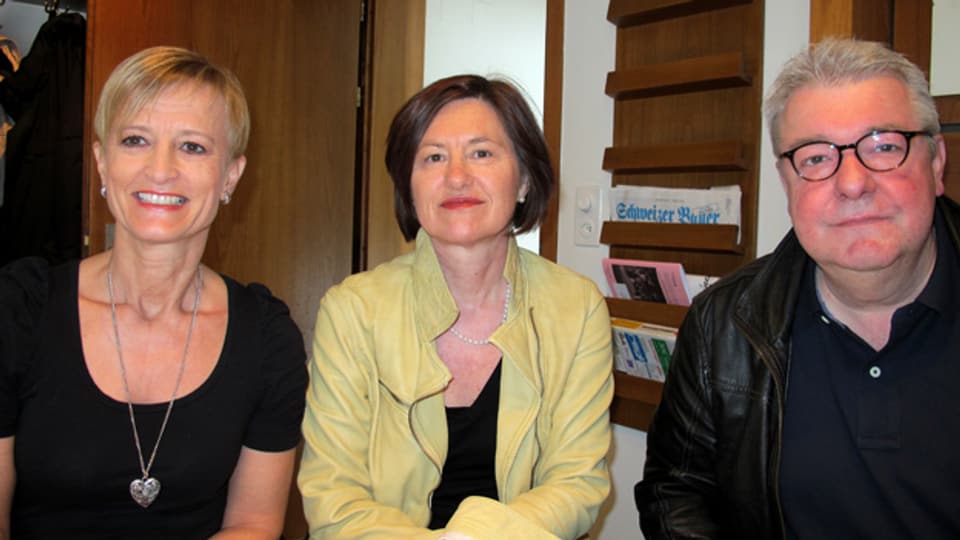 «Persönlich»-Gastgeberin Katharina Kilchenmann mit Margrit Annen (l.) und Franz Wiget (r.).