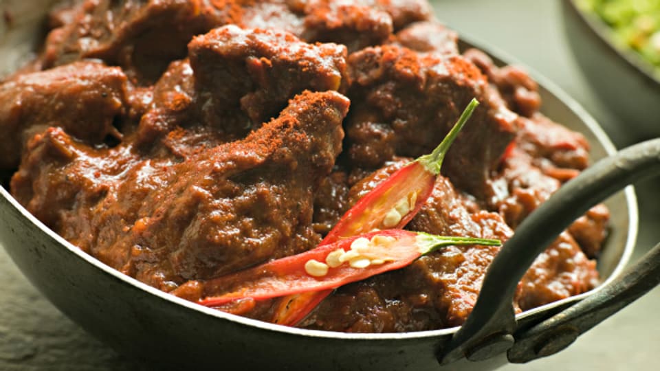 Ein simples Curry mit vielen Gewürzen: Das indische Lamm-Curry.
