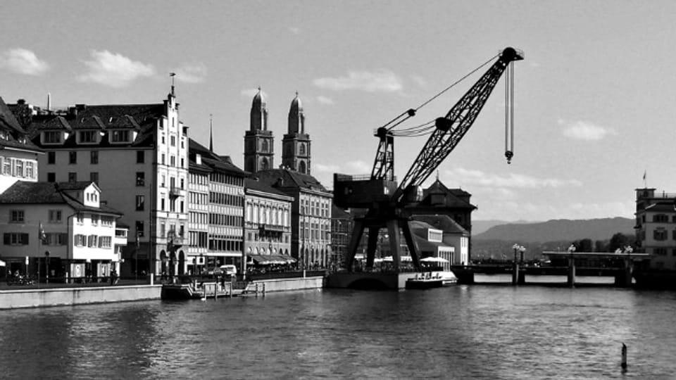 Das zur Zeit wahrscheinlich meistdiskutierte Kunstobjekt der Schweiz: Der geplante Hafenkran in der Stadt Zürich.