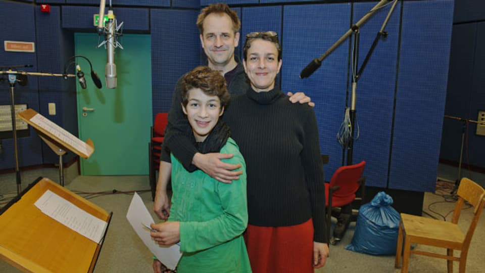 Im SWR-Hörspielstudio: Stephan Schad (Hannikel), Marietta Meguid (Käther), Raphael Steinwandel (Dieterle) v.l.n.r.