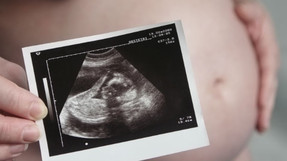 Aus medizinischer Sicht gilt eine Schwangerschaft ab 35 als Risikoschwangerschaft.