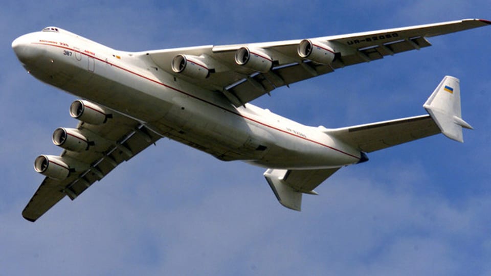 Gross, grösser, riesig! Mit der AN-225 landet in Zürich das weltweit grösste Flugzeug.