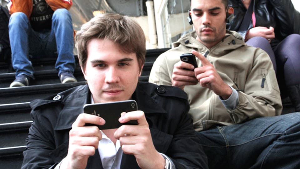 Eine amerikanische Studie beweist, dass Smartphones negative Auswirkungen auf unser soziales Verhalten haben.