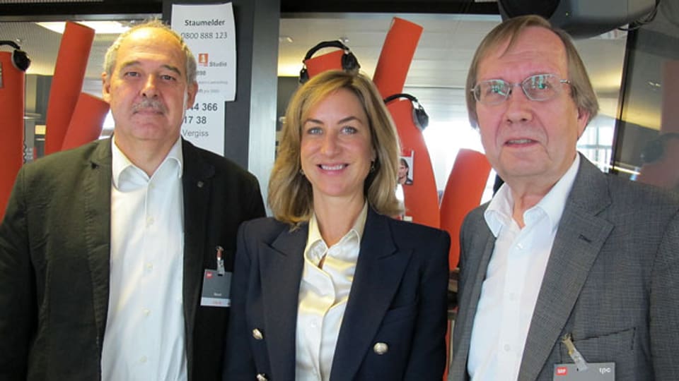 Diskutieren den «Schweizer Schulpreis»: Mitinitiantin Carolina Müller-Möhl, Rektor Kurt Wiedemeier (links) und Erziehungswissenschaftler Jürgen Oelkers.