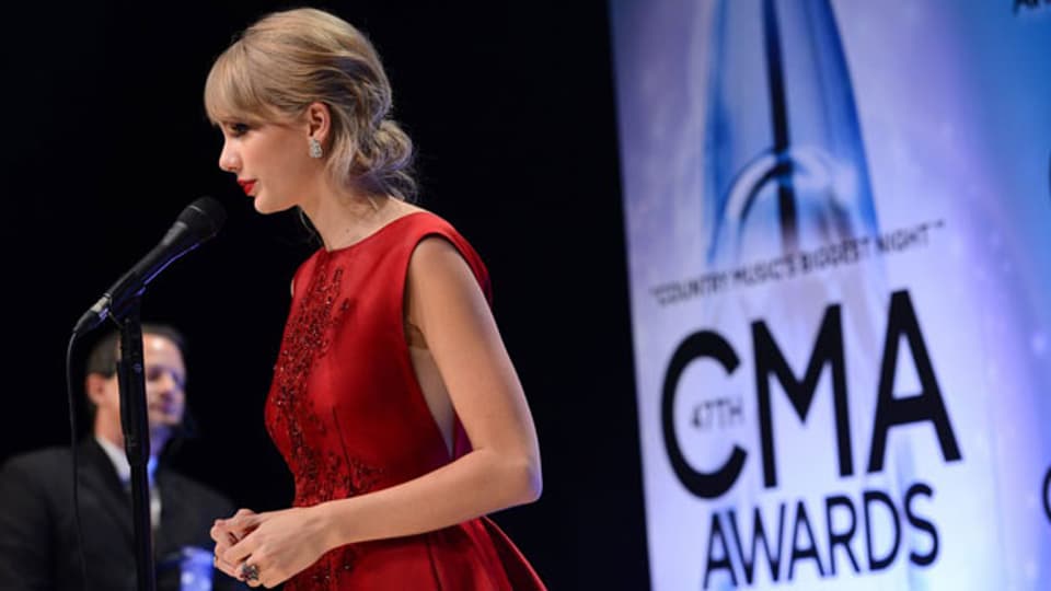 Taylor Swift ist an den CMA-Awards vom 6. November auch mit einem Preis ausgezeichnet worden.
