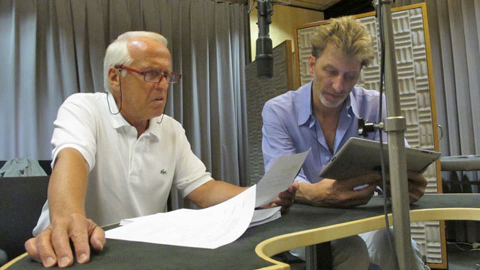 Walter Andreas Müller und Rufus Beck während den Aufnahmen im Hörspielstudio.