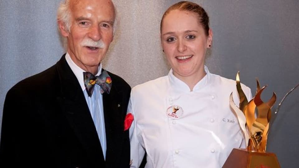 Erfolgswelle: Bereits vorige Woche durfte Corinne Roth den «Swiss Culinary Cup» von Anton Mosimann entgegennehmen.