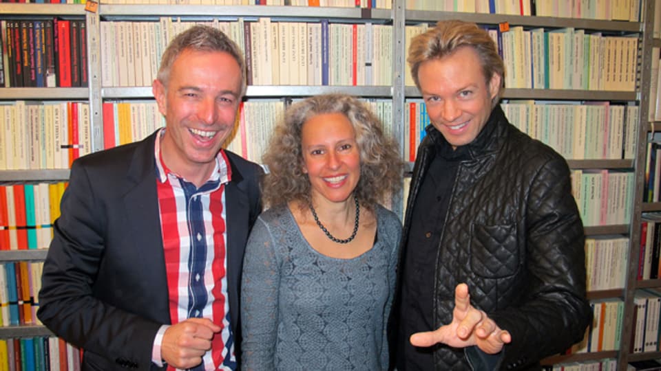 «Persönlich»-Gastgeber Dani Fohrler mit Ana Tajouiti und Peter Marvey (v.l.).