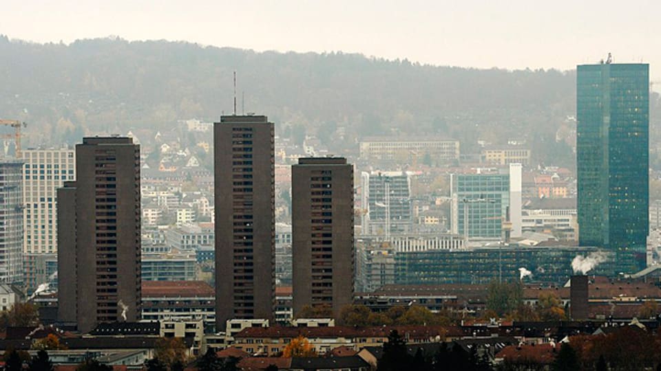 Das Stadtbild in Zürich West ist geprägt von Hochhäusern.