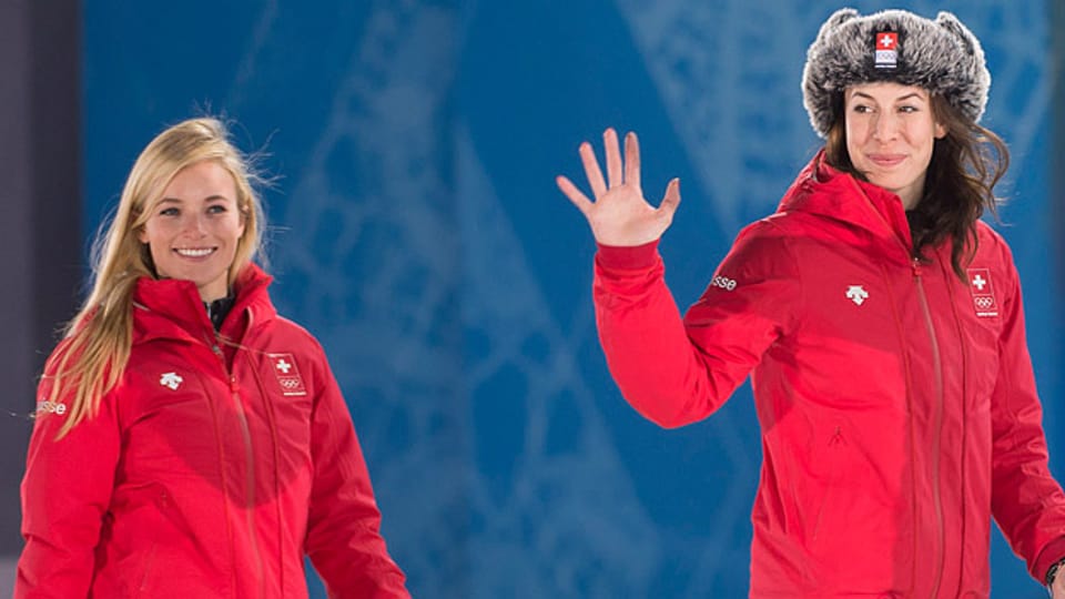 Geniessen den olympischen Ruhm: Lara Gut (links) und Dominique Gisin.