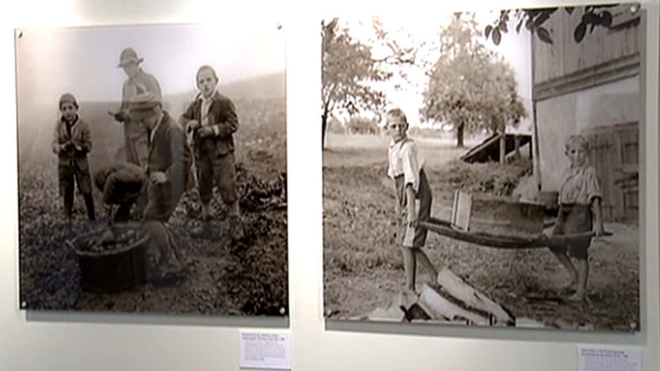 Fotos von Verdingkindern in der ersten nationalen Gedenkstätte Mümliswil.
