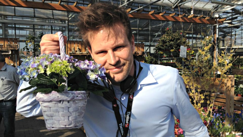 «Treffpunkt»-Reporter Rouven Born Gartencenter Wyss in Zuchwil.