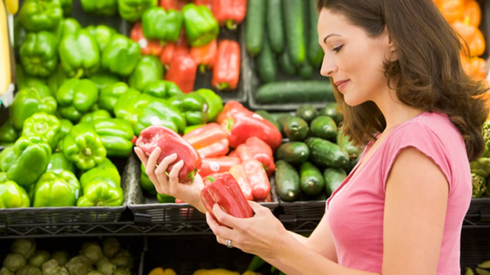 Stammkunden beim Gemüsehändler: Veganer konsumieren keine tierischen Produkte.