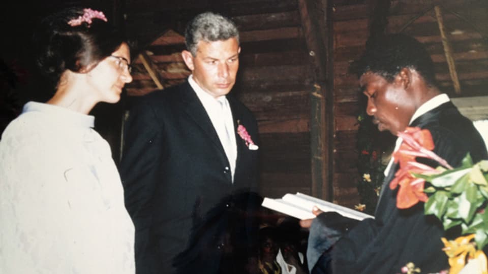 Eine Hochzeit in Lambarene: 1968 geben sich Jo und Walter Munz das Ja-Wort.