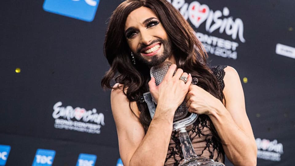 Conchita Wurst freut sich über den ESC-Sieg.