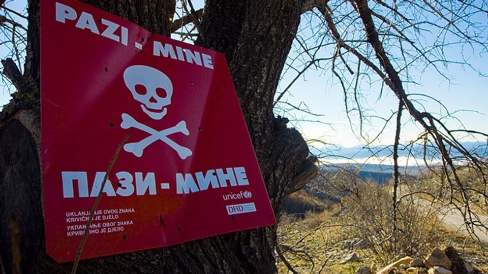 Nach den Fluten drohen in Bosnien Landminen-Unfälle.